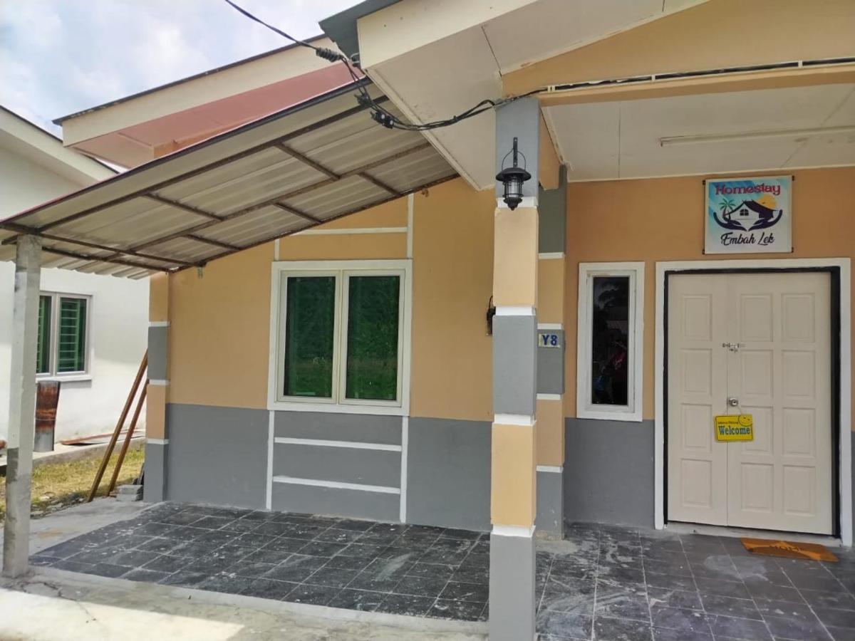 Homestay Embah Ros & Embah Lek Hutan Melintang Exterior photo